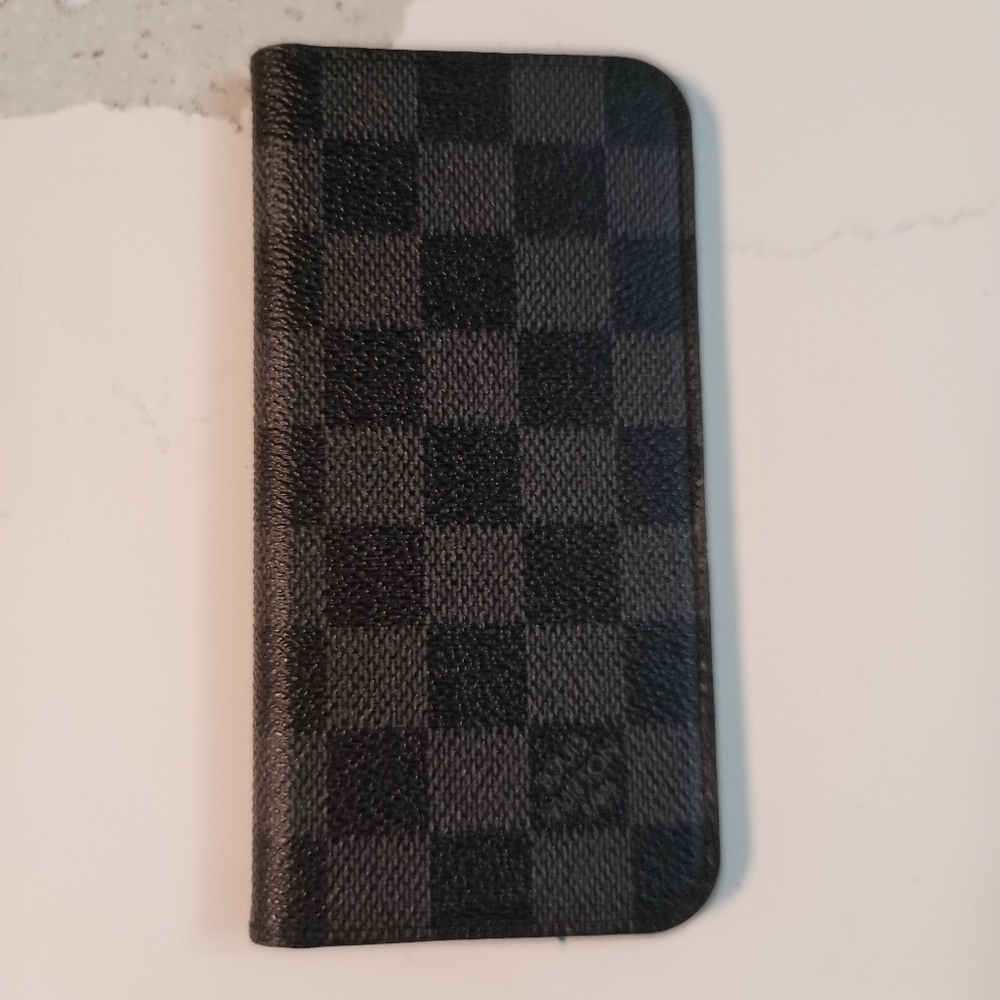 Authentic LOUIS VUITTON Damier iPhone Case black Folio Brand New